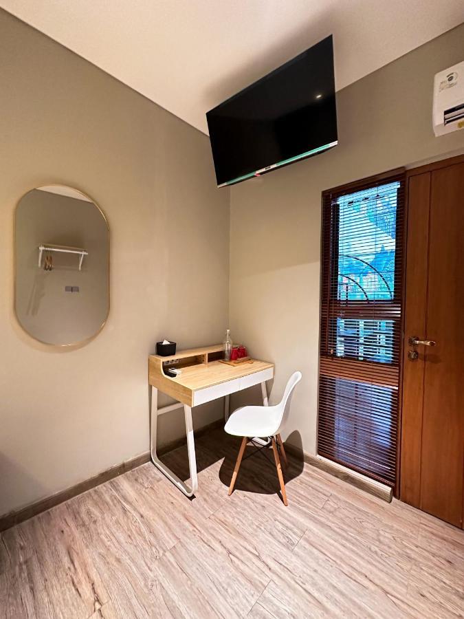 Lugano Arte Homestay Jakarta Exterior foto