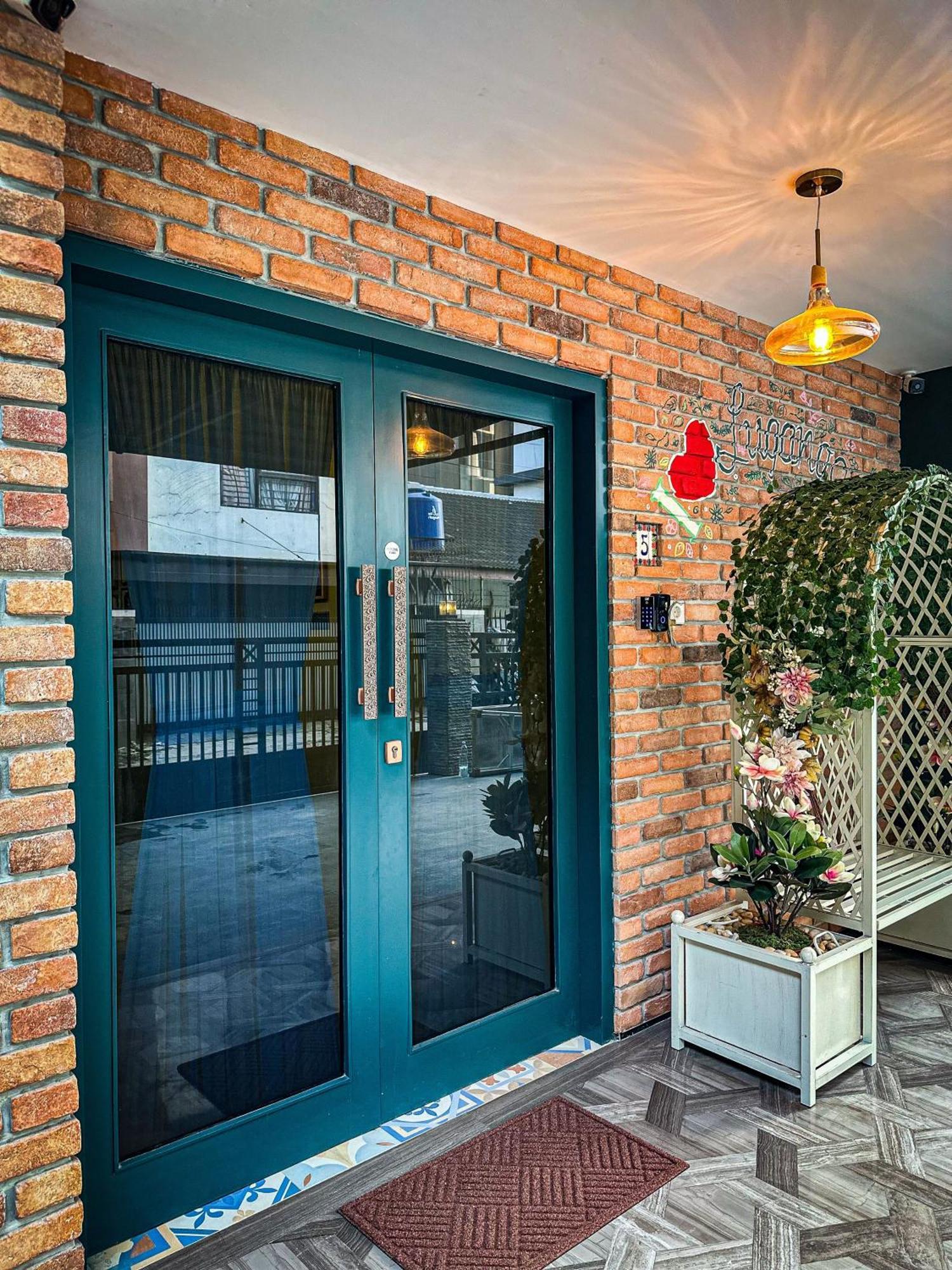 Lugano Arte Homestay Jakarta Exterior foto
